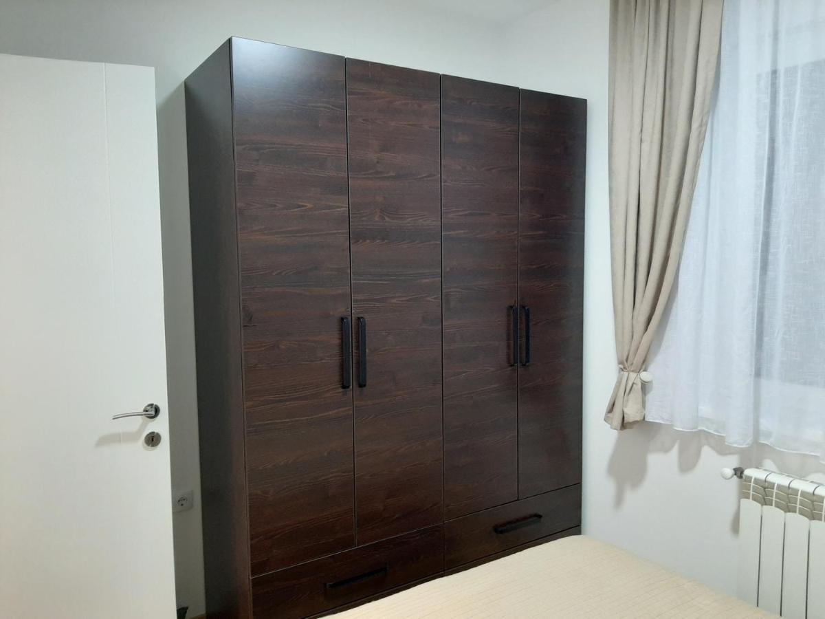 Apartman Viaggio Sremska Mitrovica Buitenkant foto