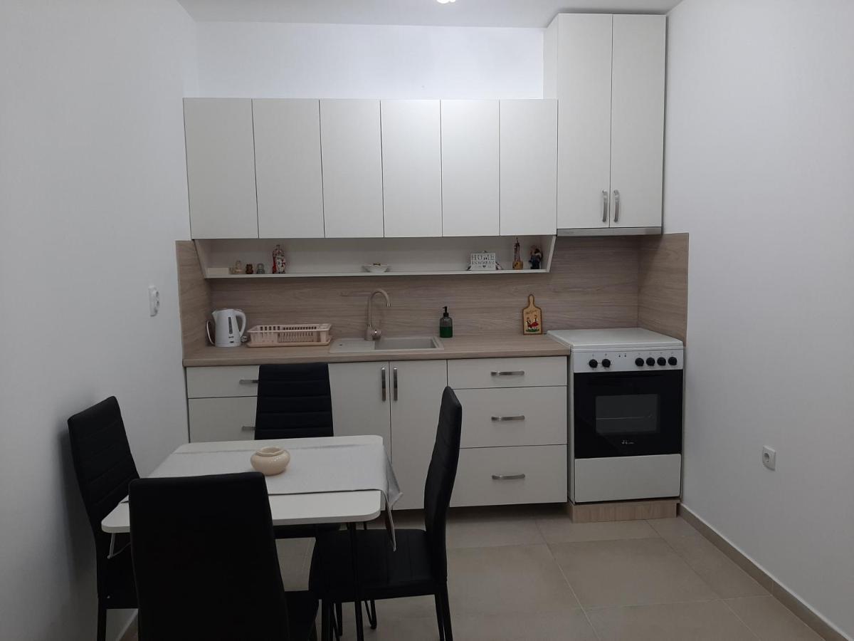 Apartman Viaggio Sremska Mitrovica Buitenkant foto