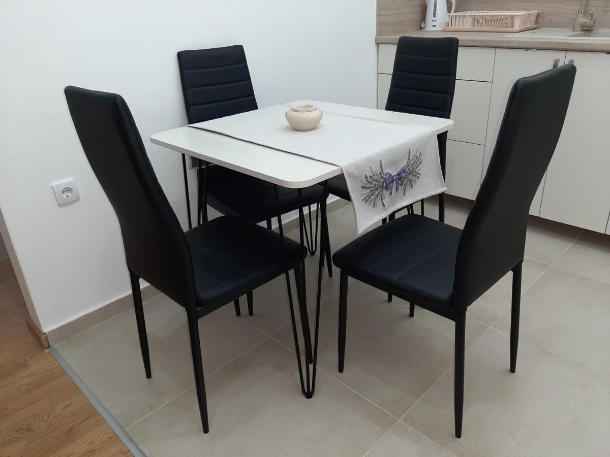 Apartman Viaggio Sremska Mitrovica Buitenkant foto