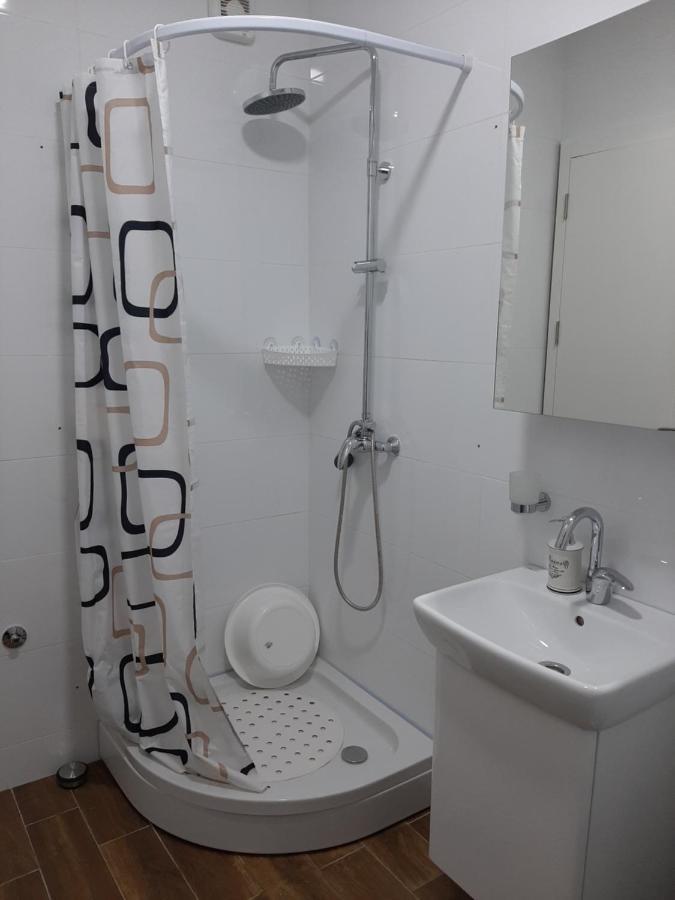 Apartman Viaggio Sremska Mitrovica Buitenkant foto