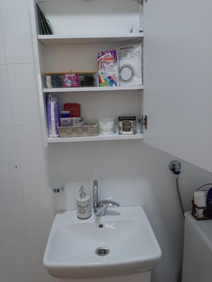 Apartman Viaggio Sremska Mitrovica Buitenkant foto
