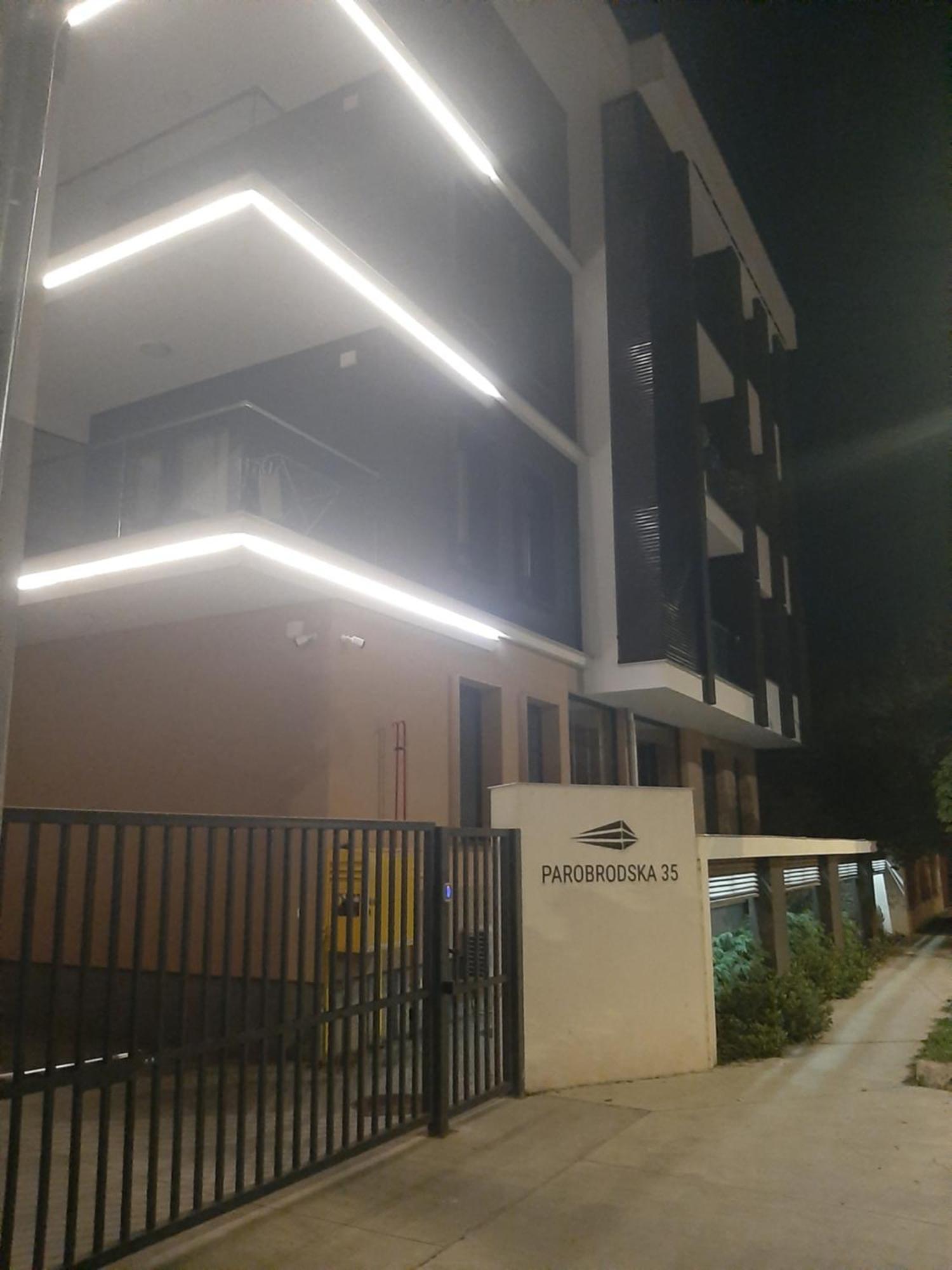 Apartman Viaggio Sremska Mitrovica Buitenkant foto